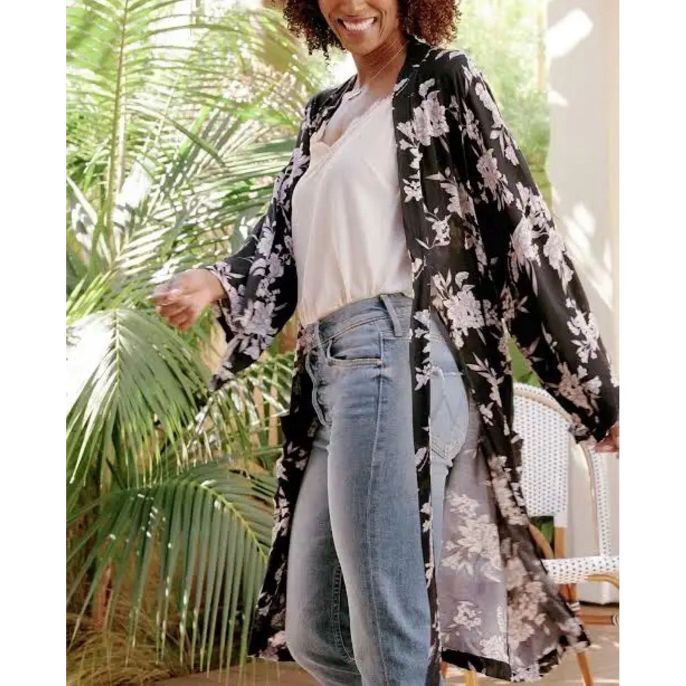 Spiritual Gangster Floral Maya Kimono One Size Black White Floral Logo